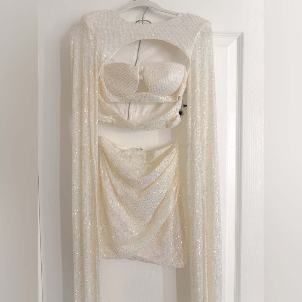 That Glimmer Glow Sequin Skirt Set - White